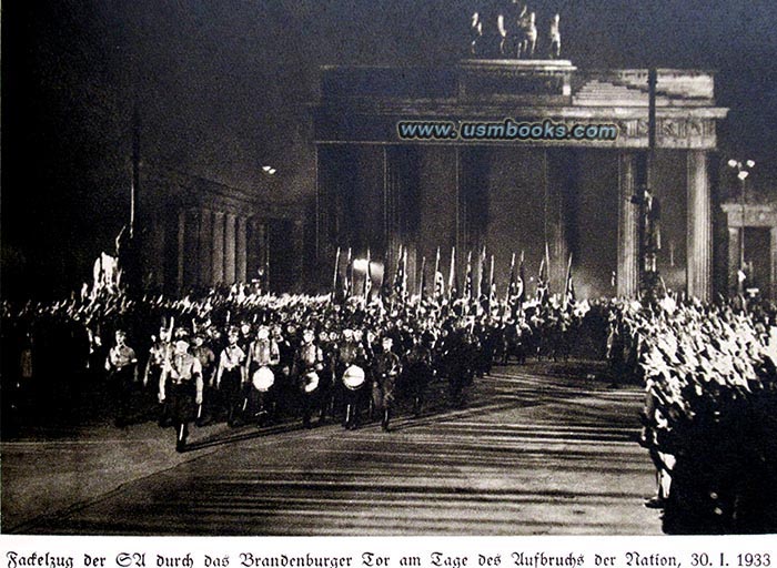 SA marching through the Brandenburger gate 1933